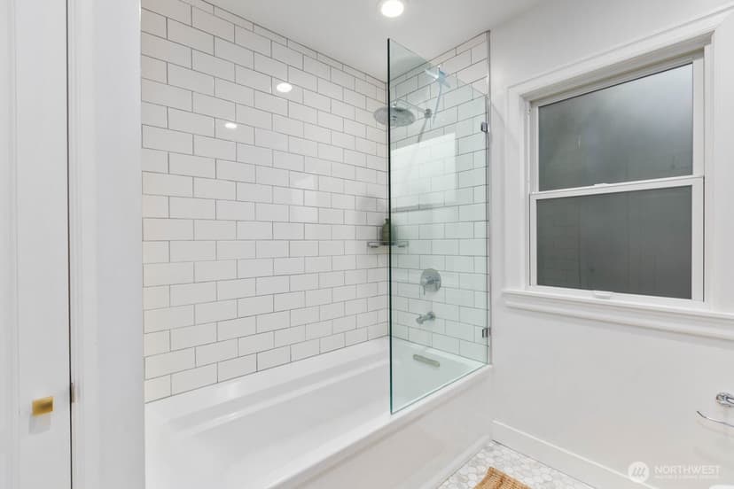 Property photo for 803 W Etruria Street, Seattle photo 22