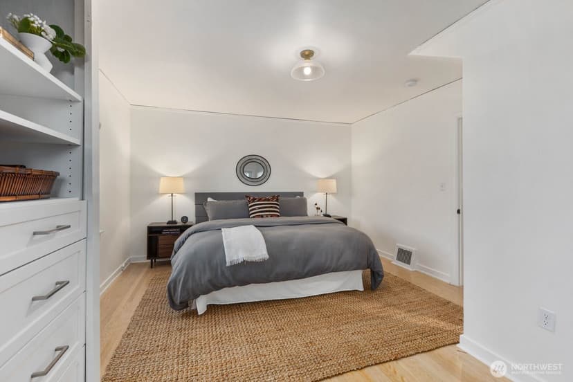 Property photo for 803 W Etruria Street, Seattle photo 18
