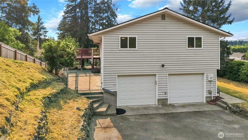Property photo for 1875 NE Bentley Drive, Bremerton photo 32