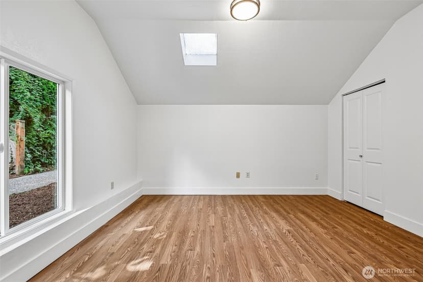 Property photo for 5231 NE 193rd Place, Lake Forest Park photo 13