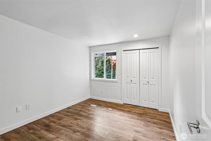 Property photo for 5231 NE 193rd Place, Lake Forest Park photo 17