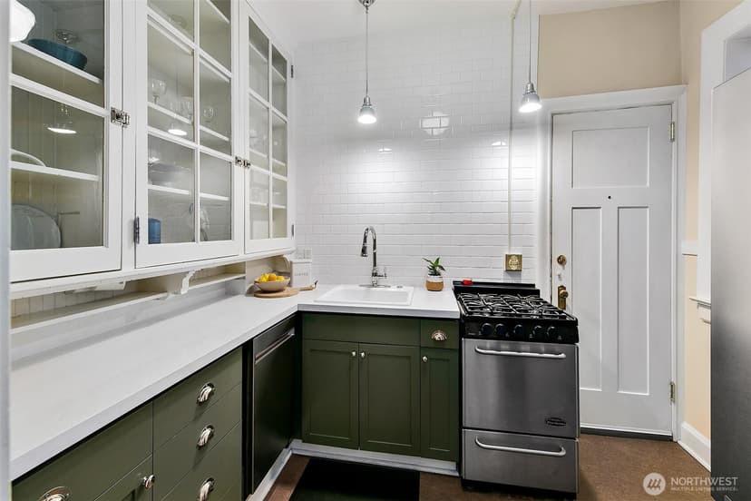Property photo for 125 Warren Avenue N #J, Seattle photo 11