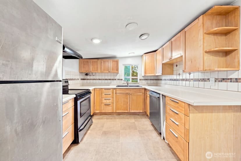 Property photo for 10409 3rd Avenue SW, Seattle photo 10