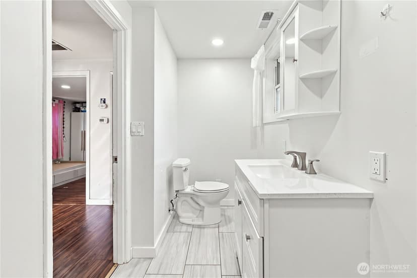 Property photo for 10409 3rd Avenue SW, Seattle photo 16