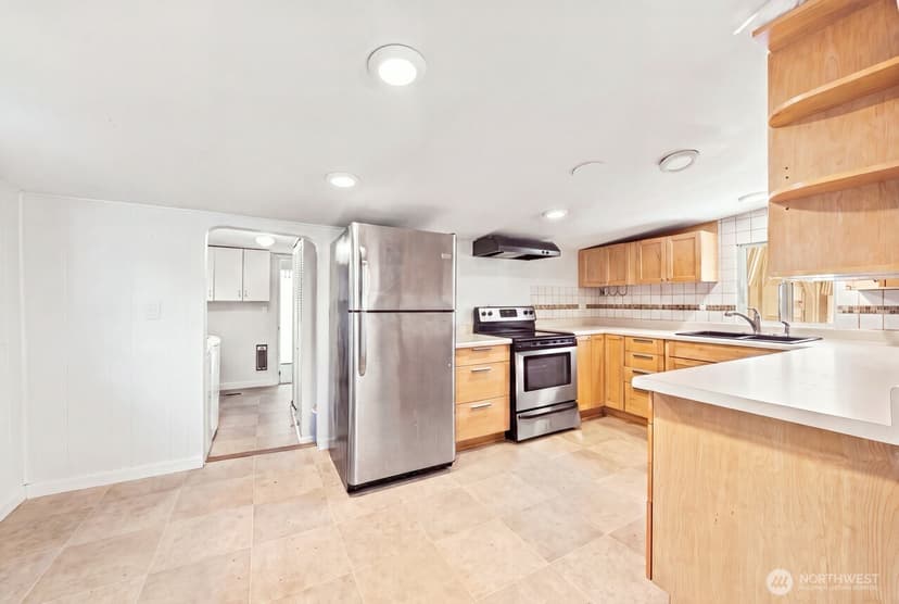 Property photo for 10409 3rd Avenue SW, Seattle photo 9