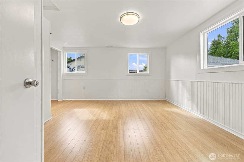Property photo for 10409 3rd Avenue SW, Seattle photo 18