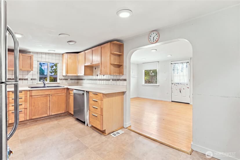 Property photo for 10409 3rd Avenue SW, Seattle photo 11