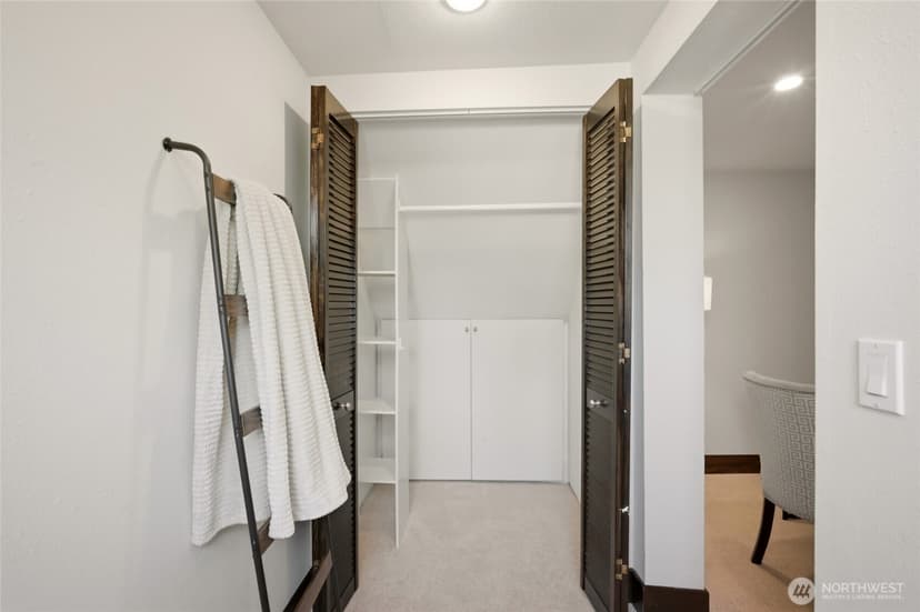 Property photo for 2716 Warren Avenue N, Seattle photo 32