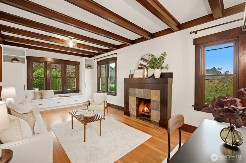 Property photo for 2716 Warren Avenue N, Seattle photo 9