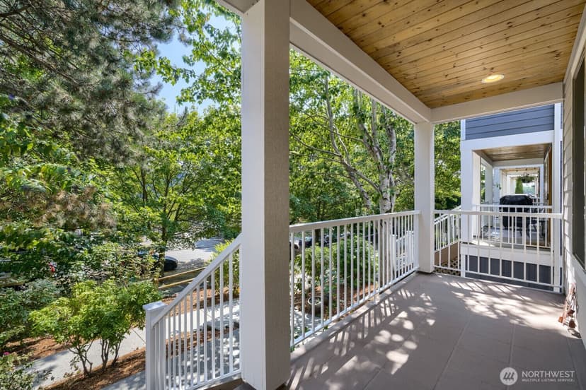 Property photo for 4407 40th Avenue SW, Seattle photo 2
