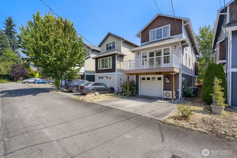 Property photo for 4407 40th Avenue SW, Seattle photo 22
