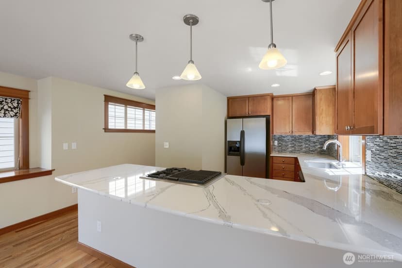 Property photo for 4407 40th Avenue SW, Seattle photo 9