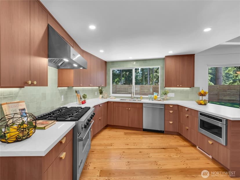 Property photo for 9616 242nd Place SW, Edmonds photo 8