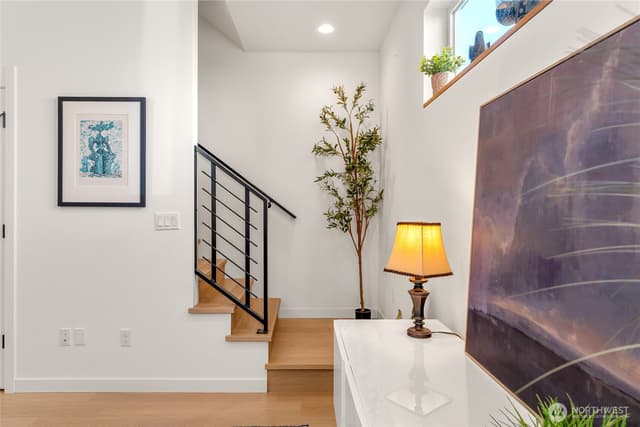 Property photo for 10354 Wallingford Ave N #B, Seattle photo 5