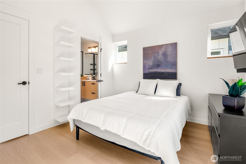 Property photo for 10354 Wallingford Ave N #B, Seattle photo 18