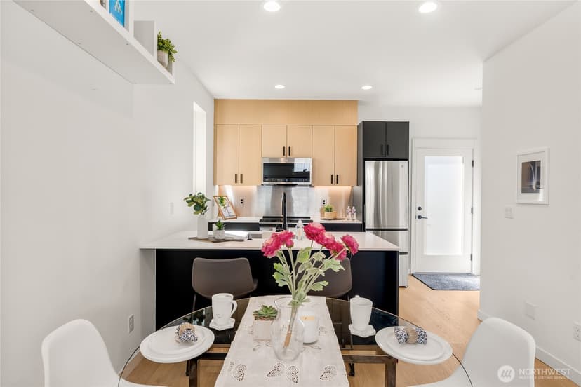 Property photo for 10354 Wallingford Ave N #B, Seattle photo 16