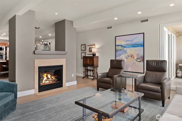 Property photo for 631 Market St W #202, Kirkland photo 3