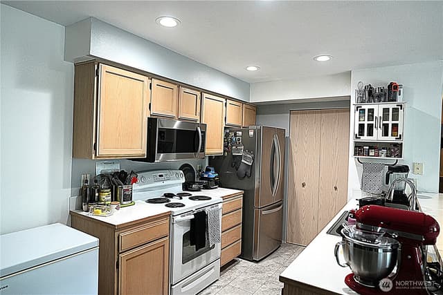 Property photo for 1001 W Casino Rd #D203, Everett photo 5