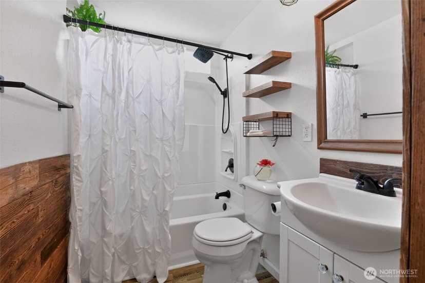 Property photo for 5696 E Collins Road, Port Orchard photo 19