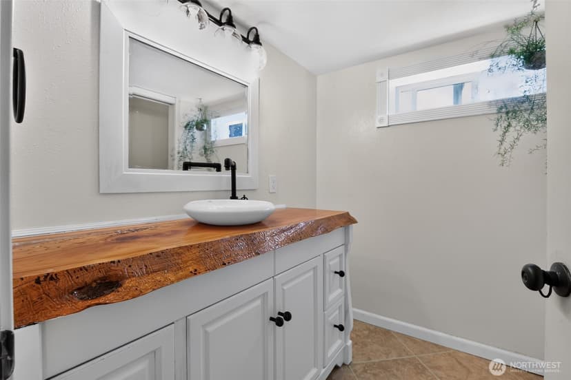 Property photo for 5696 E Collins Road, Port Orchard photo 23