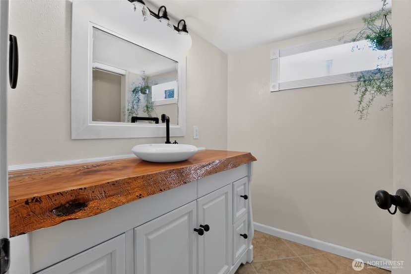 Property photo for 5696 E Collins Road, Port Orchard photo 26