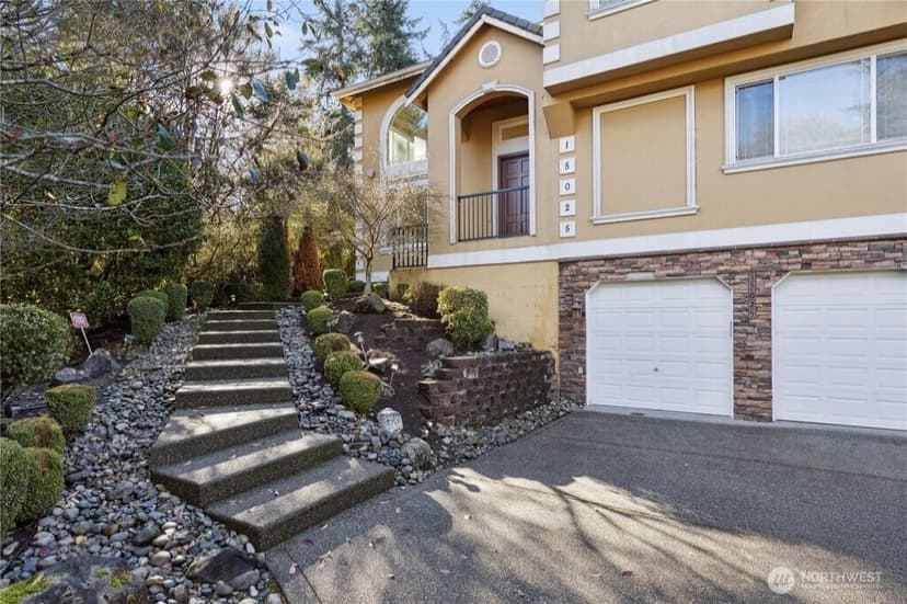 Property photo for 15025 SE 43rd St, Bellevue photo 2