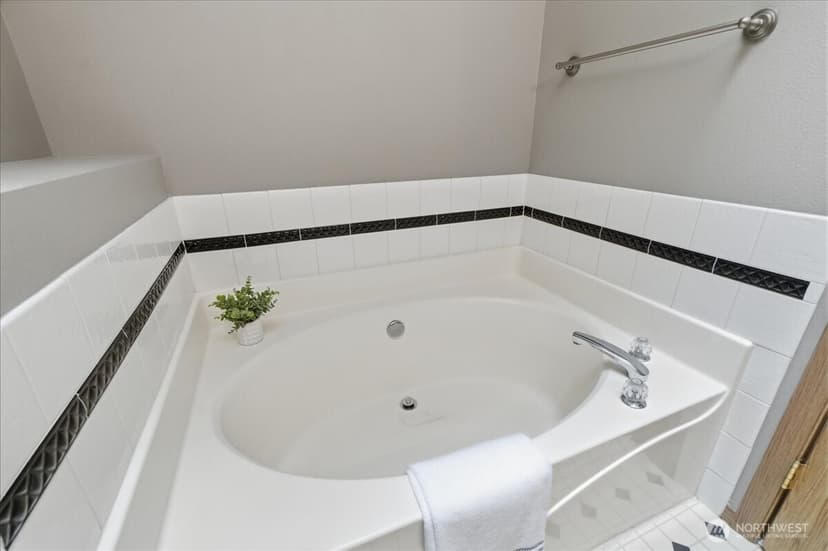 Property photo for 10923 185th Avenue E, Bonney Lake photo 28
