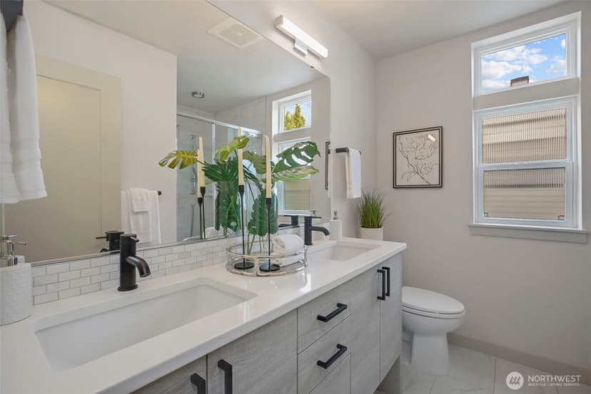 Property photo for 1010 A NE 92nd Street, Seattle photo 13