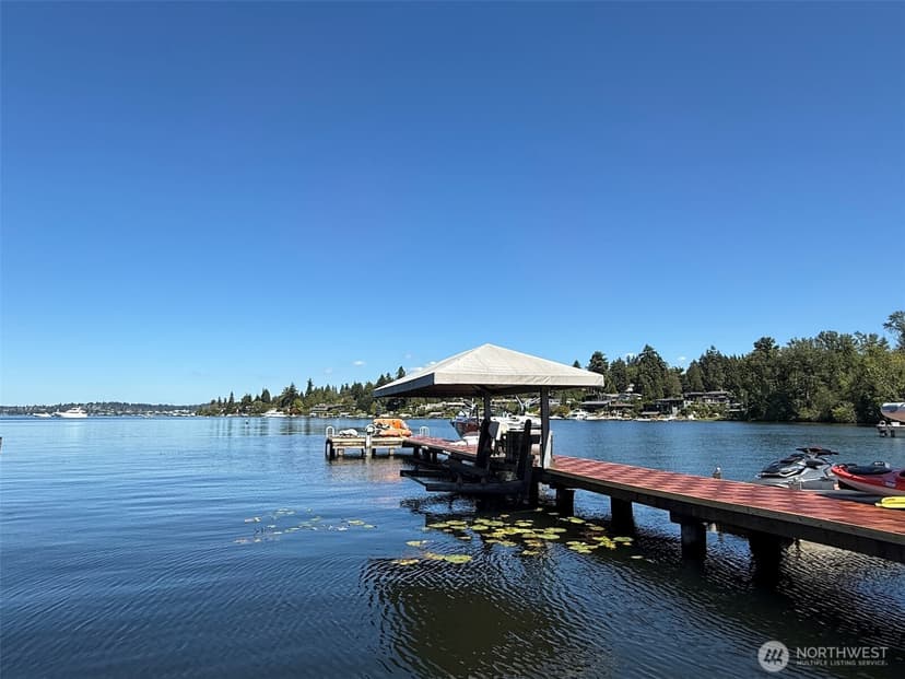 Property photo for 3216 Hunts Point Road, Hunts Point
