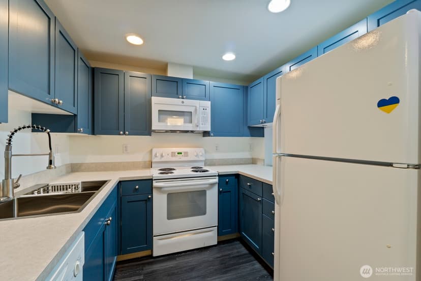 Property photo for 1810 S Charles Street #302, Seattle photo 9