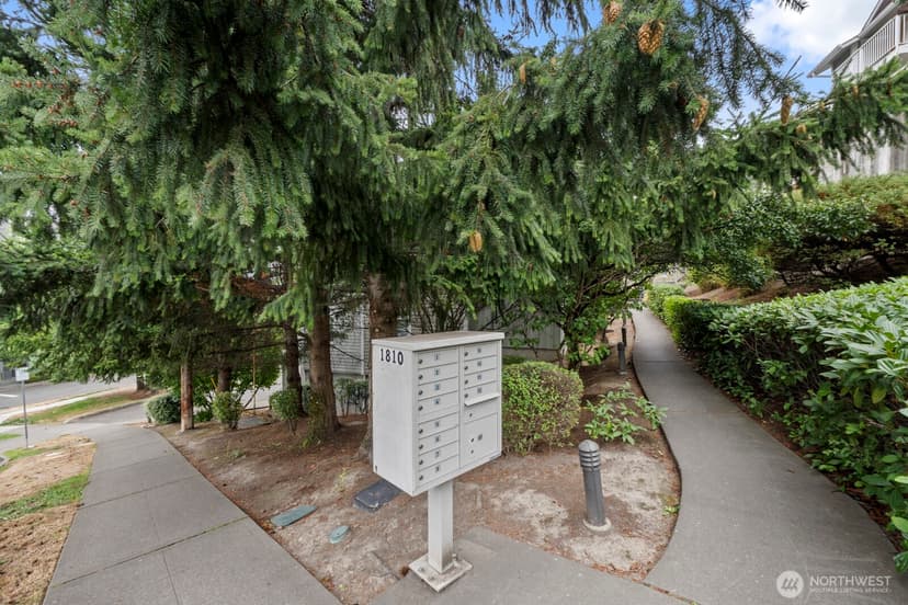 Property photo for 1810 S Charles Street #302, Seattle photo 25