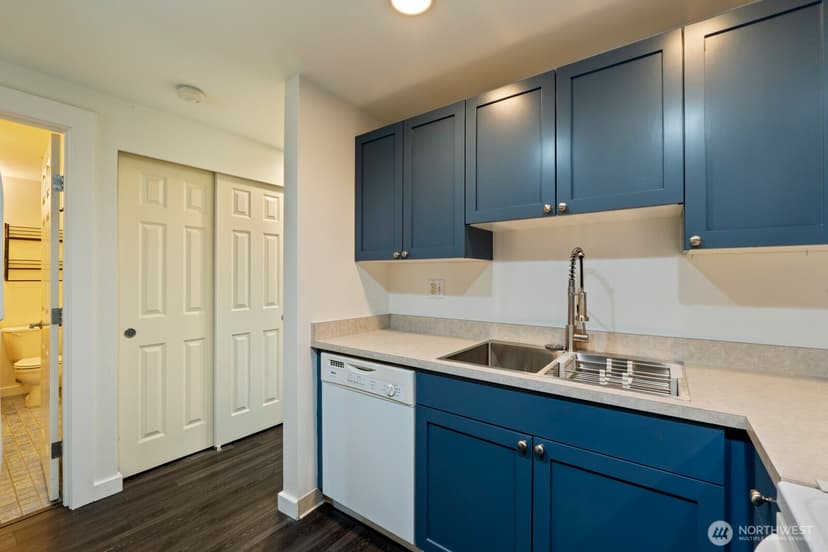 Property photo for 1810 S Charles Street #302, Seattle photo 11