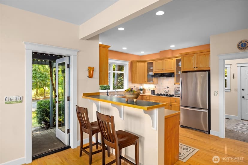 Property photo for 300 Bromley Place NW, Bainbridge Island photo 12