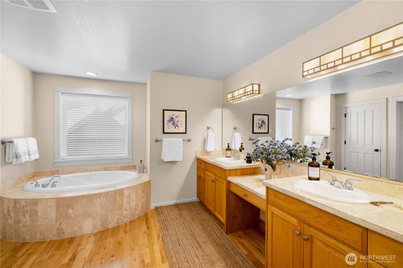 Property photo for 300 Bromley Place NW, Bainbridge Island photo 20