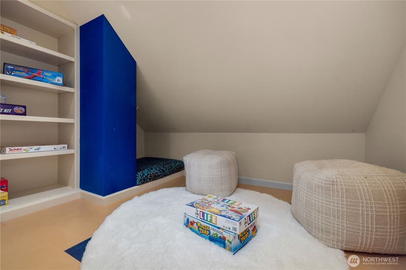 Property photo for 300 Bromley Place NW, Bainbridge Island photo 22