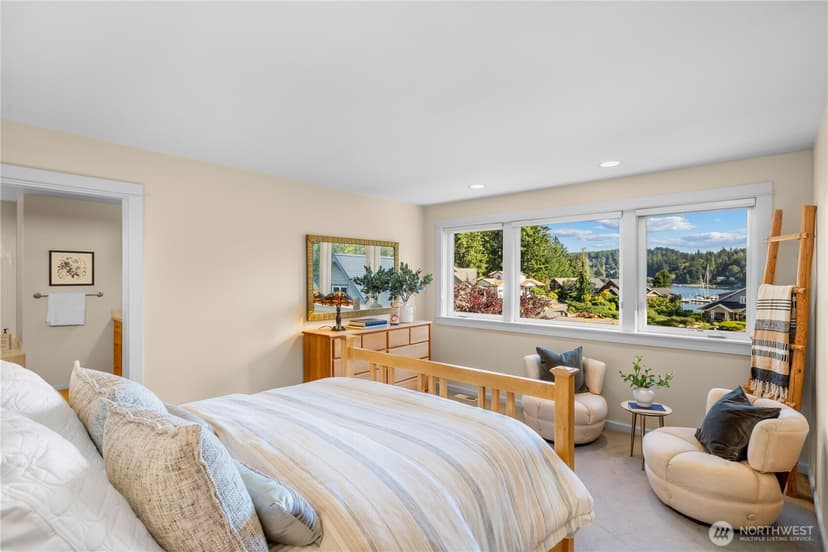 Property photo for 300 Bromley Place NW, Bainbridge Island photo 18