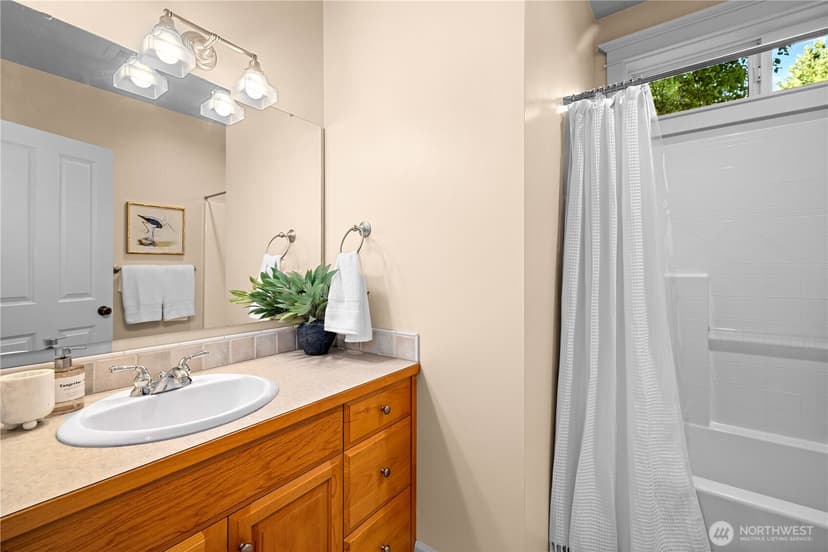 Property photo for 300 Bromley Place NW, Bainbridge Island photo 16