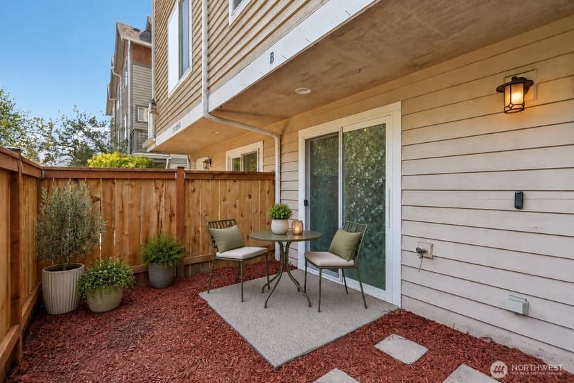 Property photo for 12333 28th Avenue NE #B, Seattle photo 8