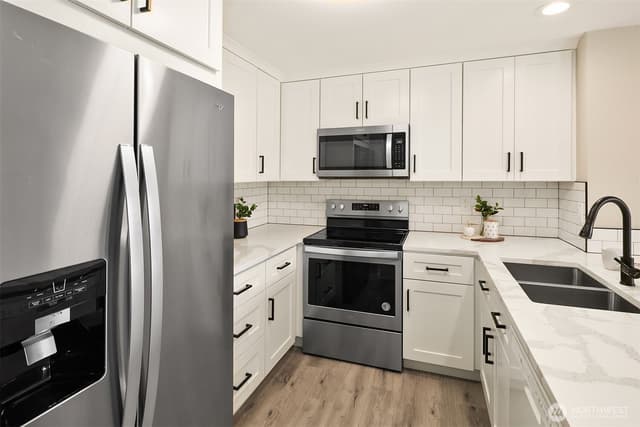Property photo for 206 Mountain Park Boulevard SW #D203, Issaquah photo 3