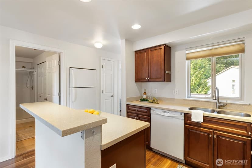Property photo for 4707 NW Walgren Drive #B-203, Silverdale photo 9