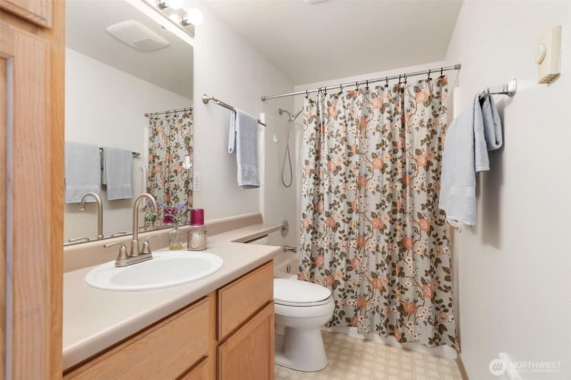 Property photo for 4707 NW Walgren Drive #B-203, Silverdale photo 21