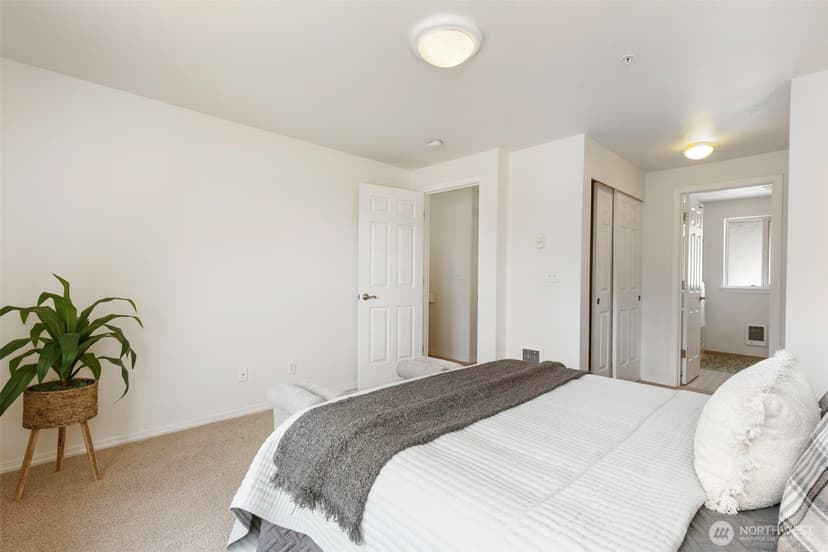 Property photo for 4707 NW Walgren Drive #B-203, Silverdale photo 17
