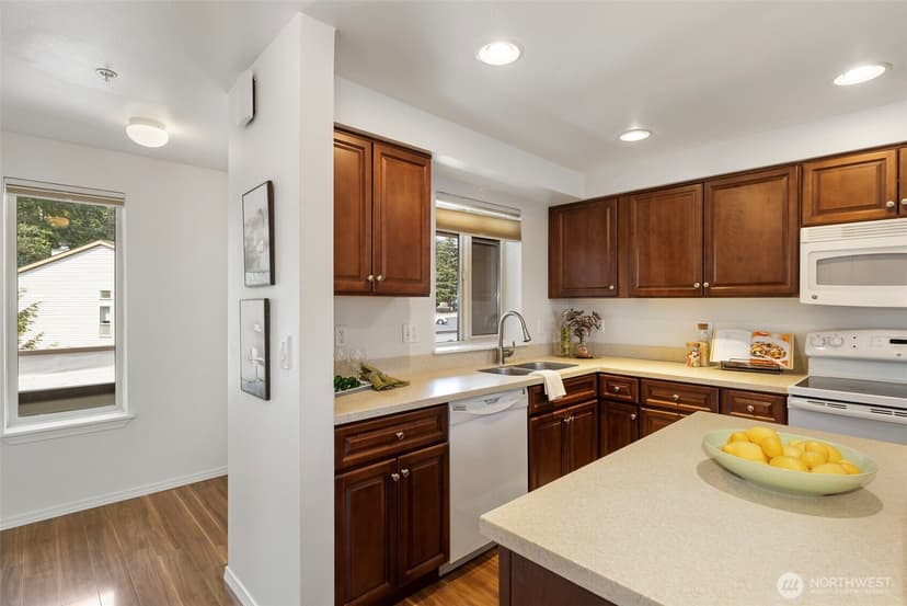 Property photo for 4707 NW Walgren Drive #B-203, Silverdale photo 10