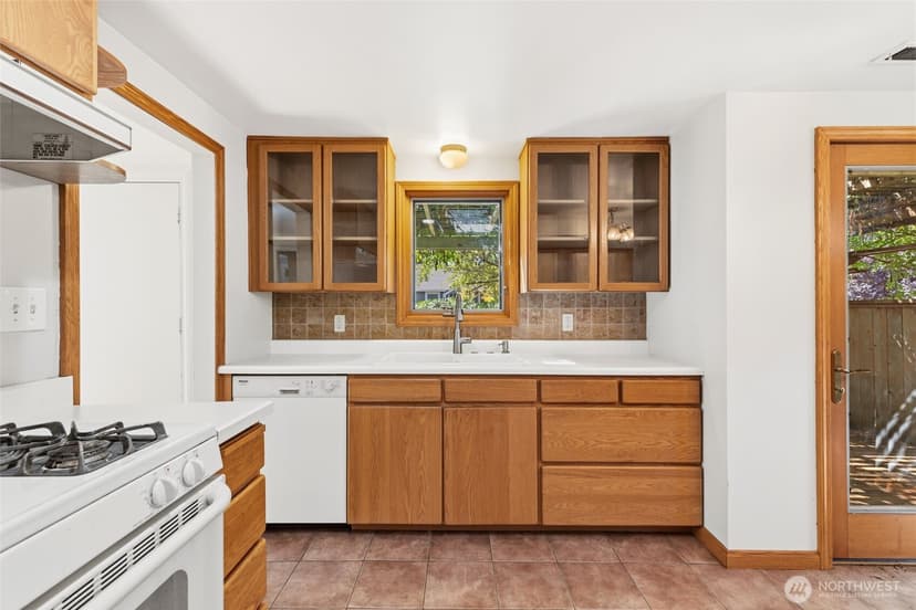 Property photo for 346 N 102nd Street, Seattle photo 12
