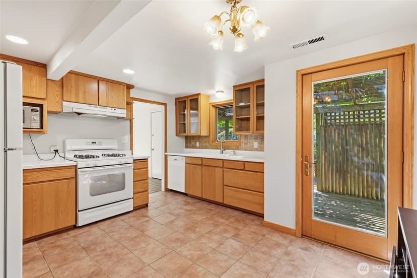 Property photo for 346 N 102nd Street, Seattle photo 14