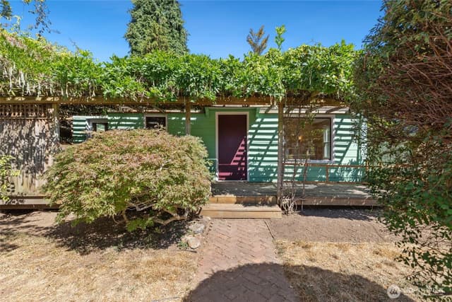 Property photo for 346 N 102nd Street, Seattle