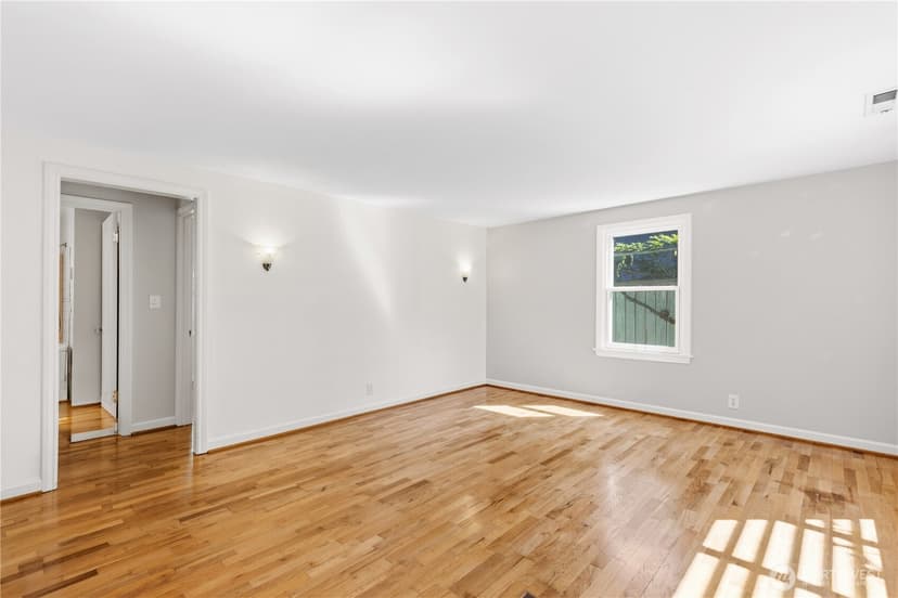 Property photo for 346 N 102nd Street, Seattle photo 9
