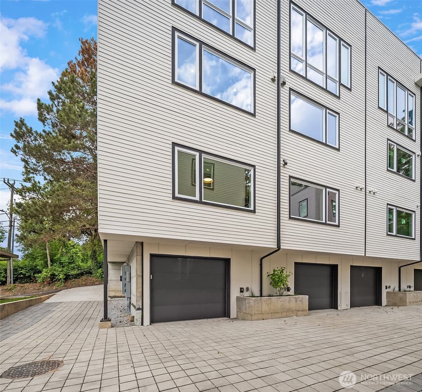 Property photo for 536 W Barrett Street, Seattle photo 33