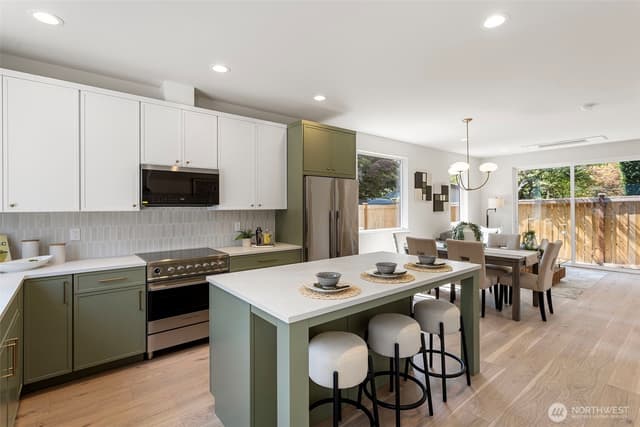 Property photo for 8037 Wallingford Avenue N #C, Seattle photo 5
