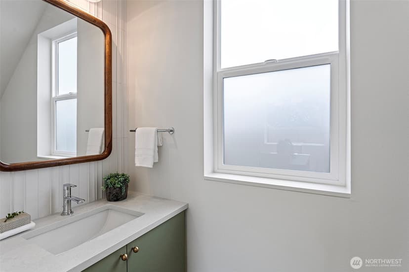 Property photo for 8037 Wallingford Avenue N #C, Seattle photo 16